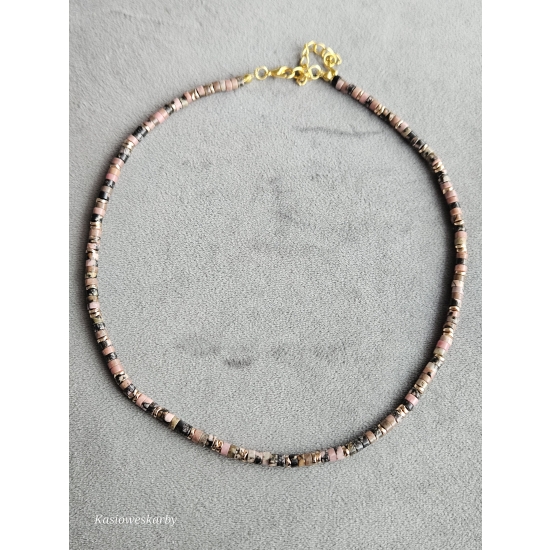 Naszyjnik z kamieni rodonit