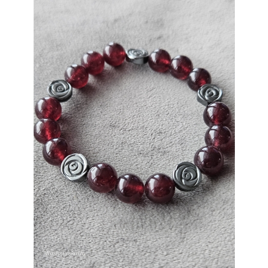 Bransoletka z czerwonych kamieni z przekładkami róża | elastyczna | handmade
